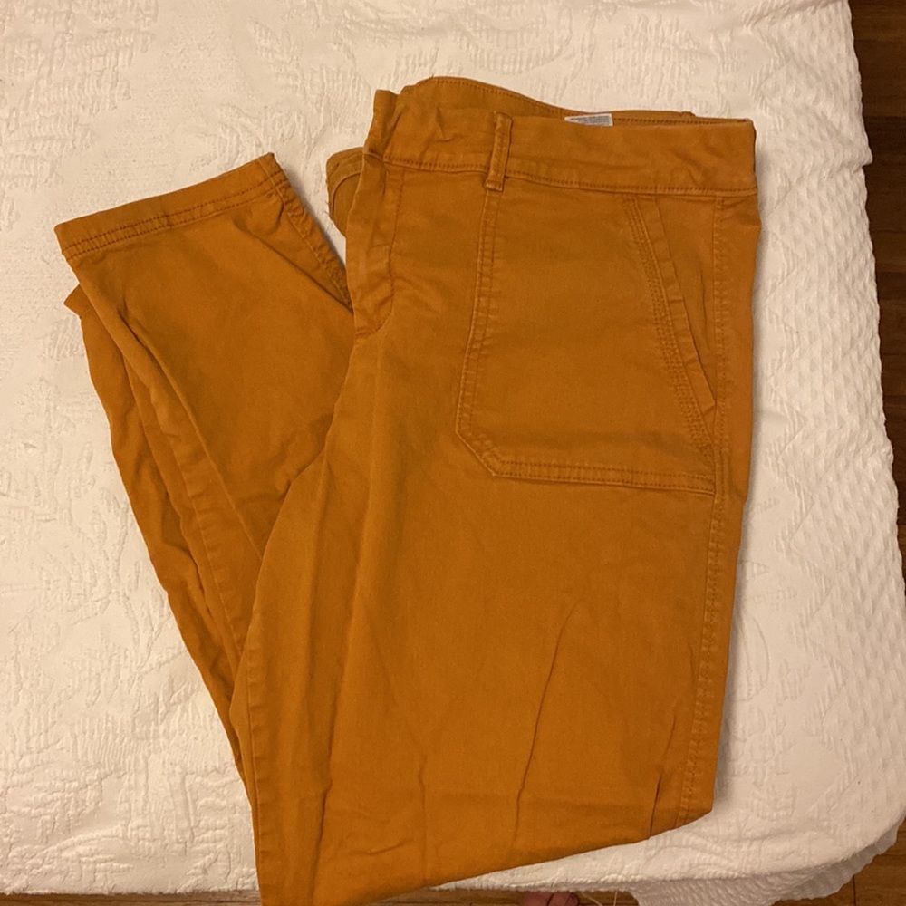 Gap Pixie Mustard Jeans size M EUC